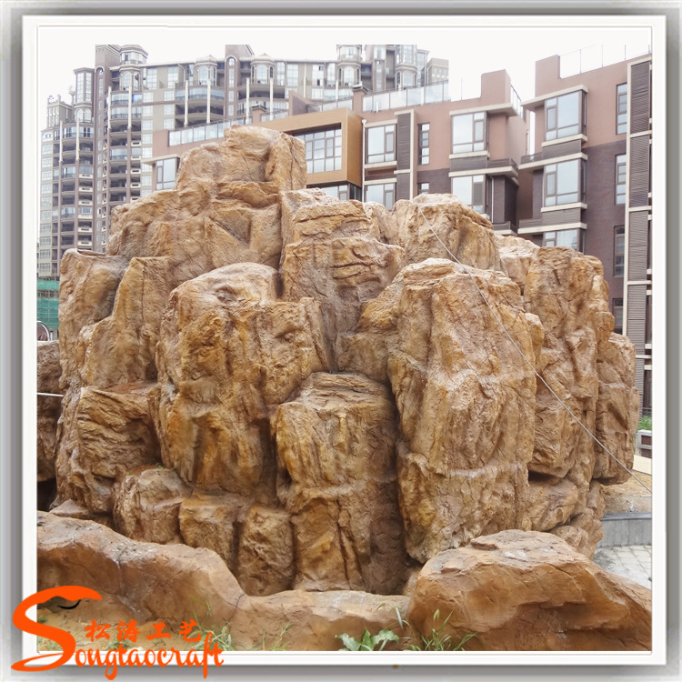 貴州龍潤(rùn)德房地產(chǎn)(貴陽(yáng)藍(lán)波灣大型黃蠟石假山制作工程）